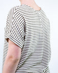 T-SHIRT M/C CON BOTTONI IN VISCOSA RIGATA / MILITARE/PANNA
