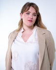 Top con ricamo in tencel