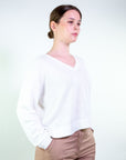 Maglia con scollo a V misto cotone lino