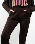 PANTALONI CON ELASTICO SLIM FIT CON CUCITURA APPLICATA