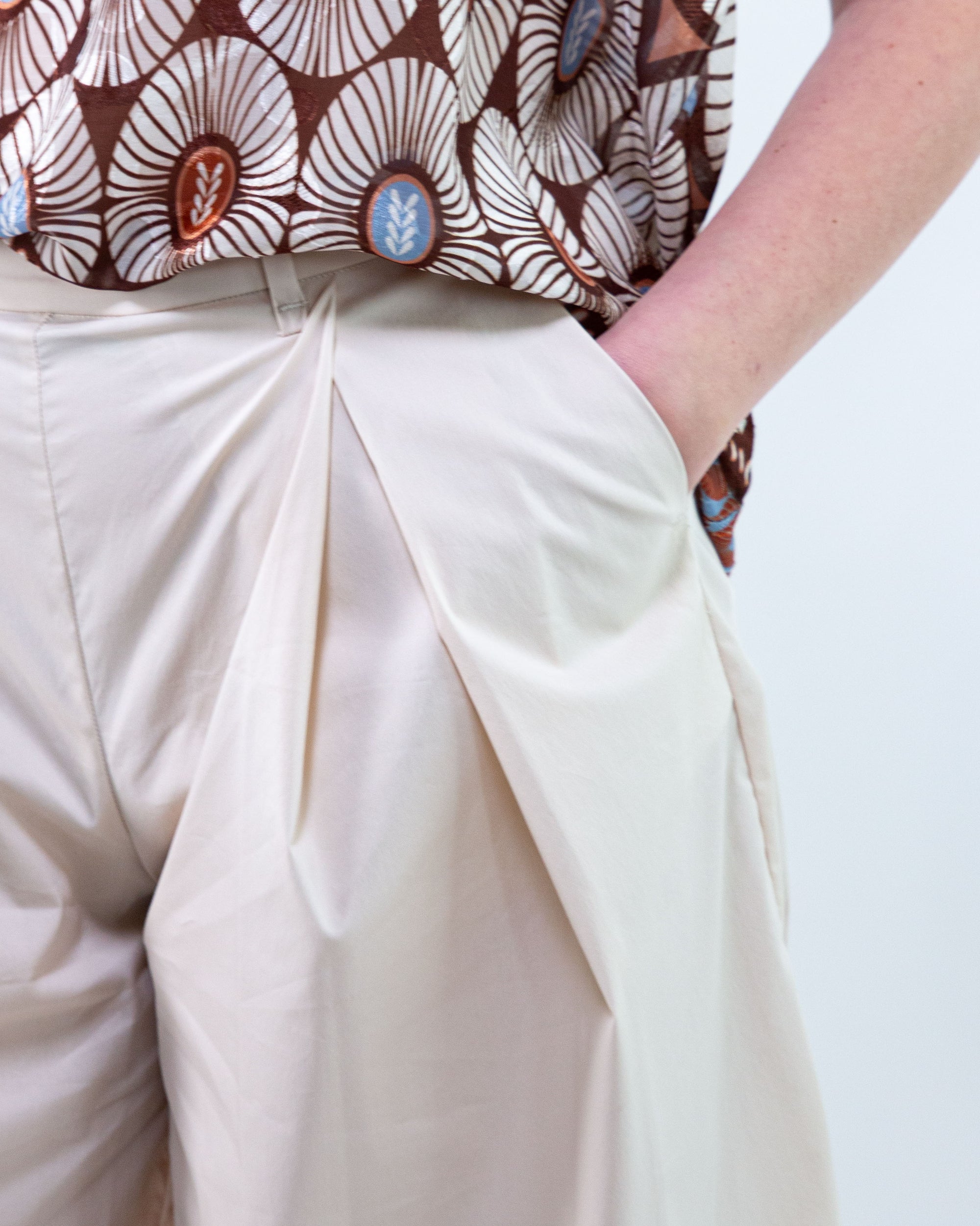 Bermuda in cotone stretch satin