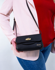 BORSA A TRACOLLA con chiusura a PATTA