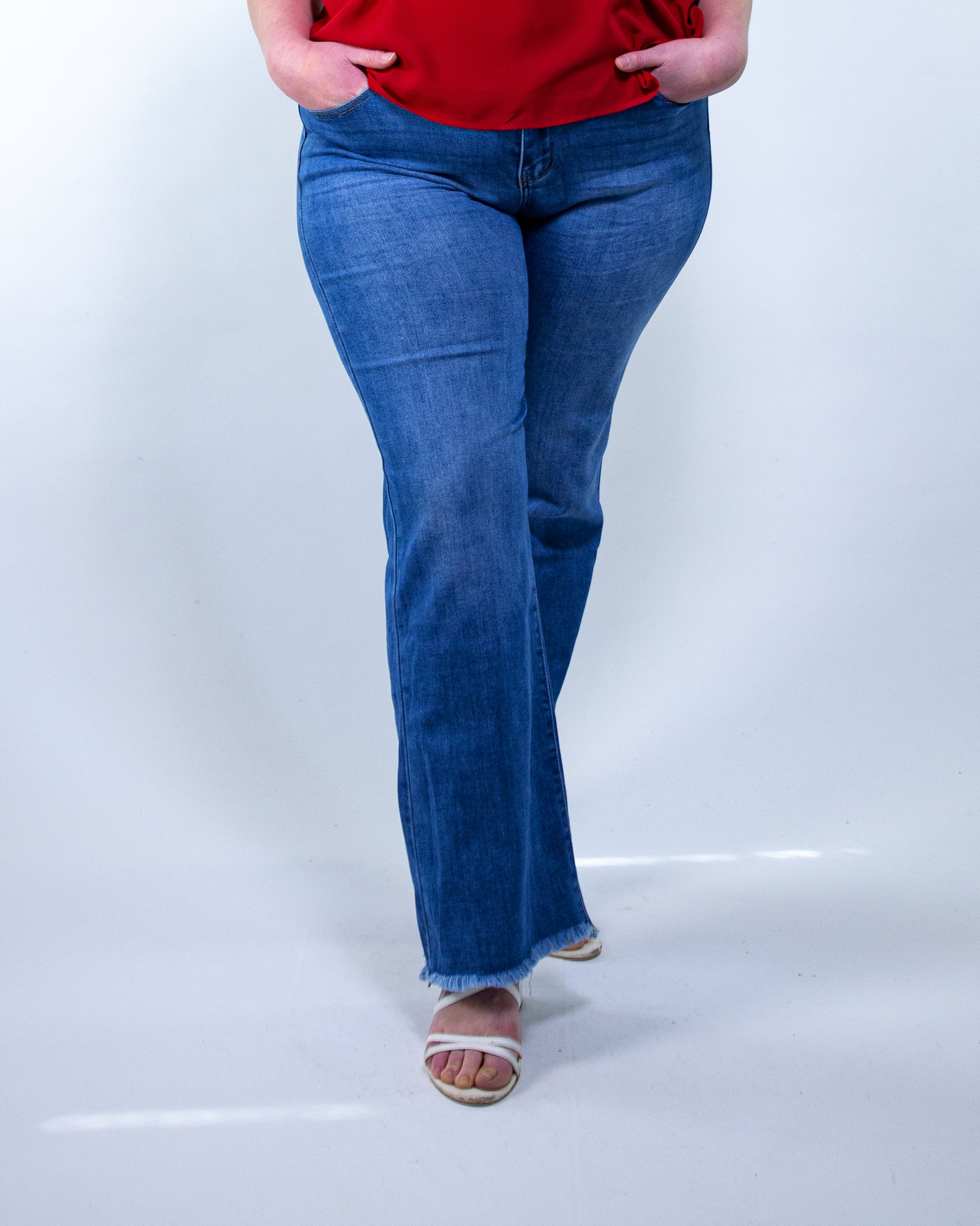 Jeans Wide Leg con fondo sfrangiato