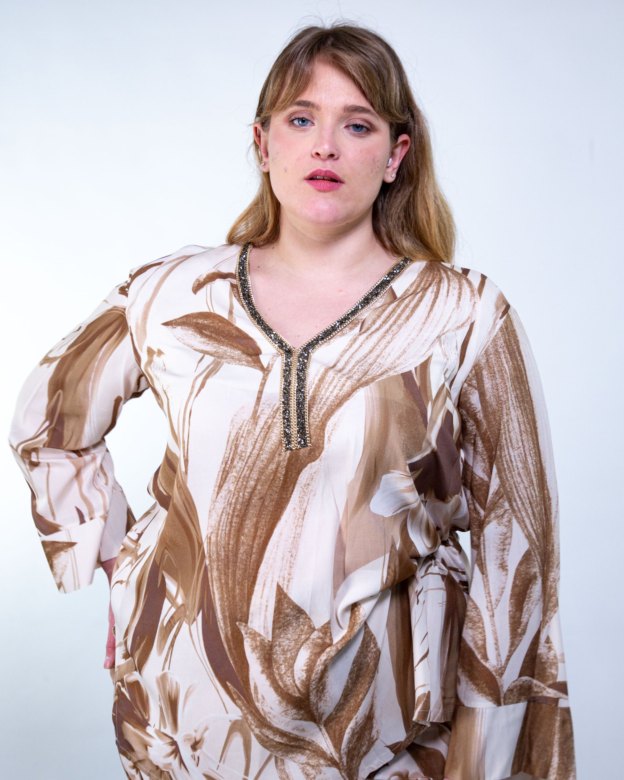 Blusa (yona) con dettaglio scollo