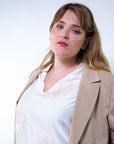 Top con ricamo in tencel