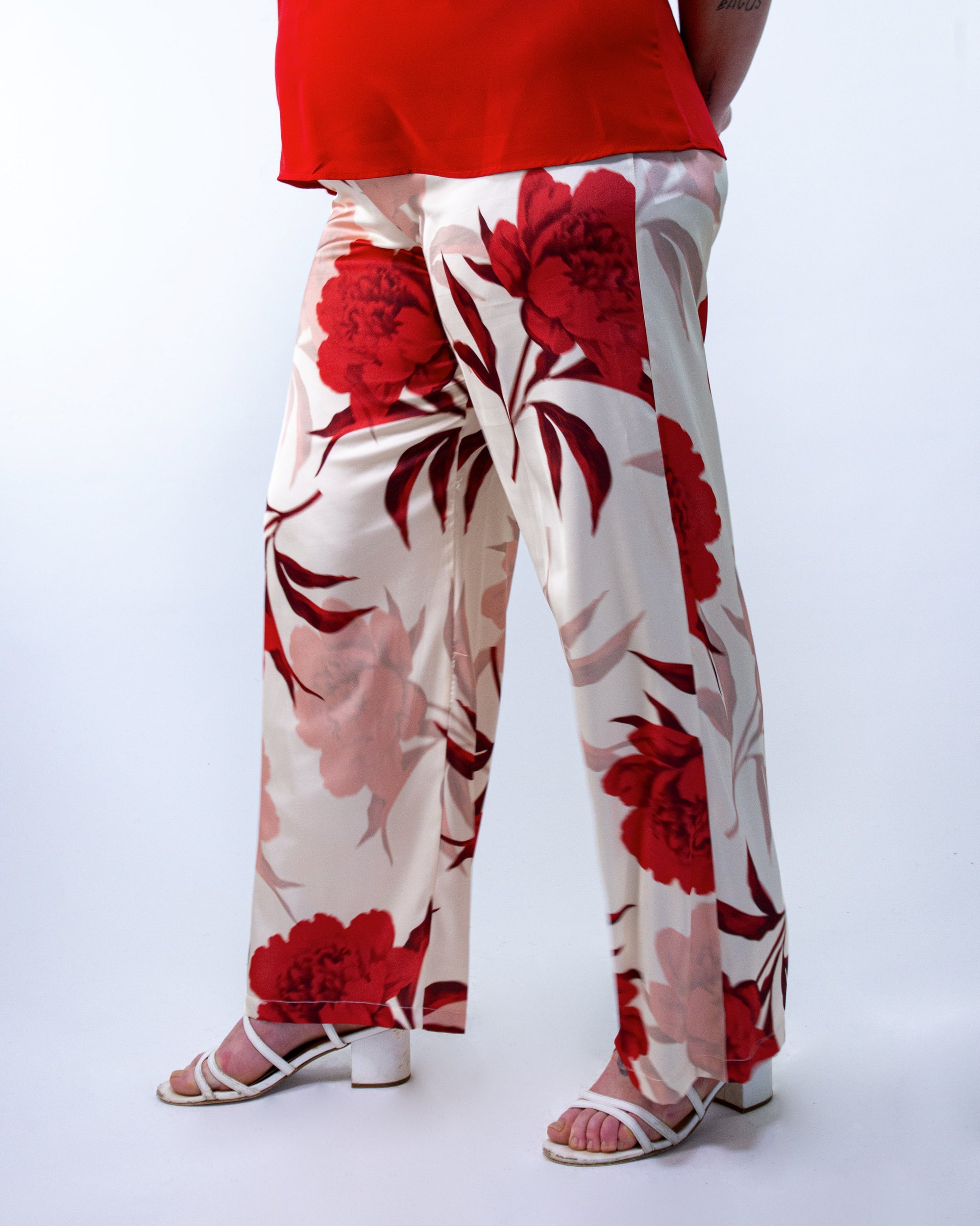 Pantalone largo con elastico