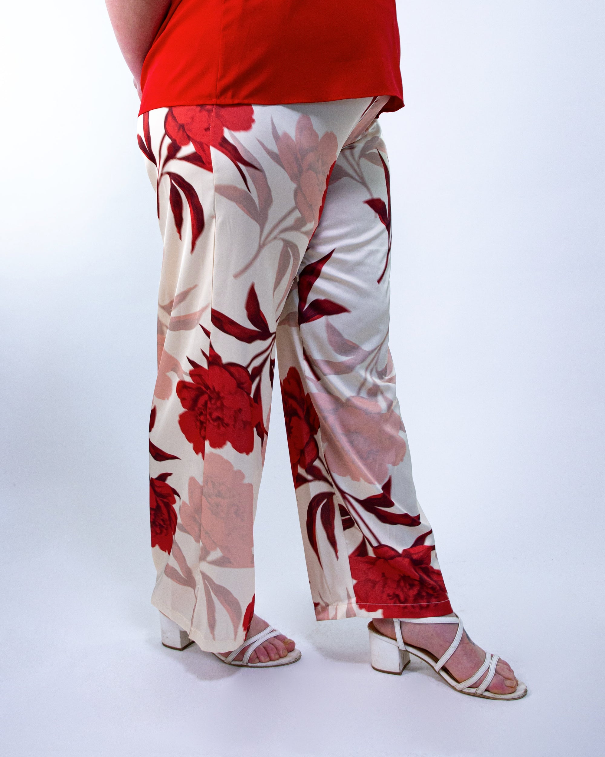 Pantalone largo con elastico