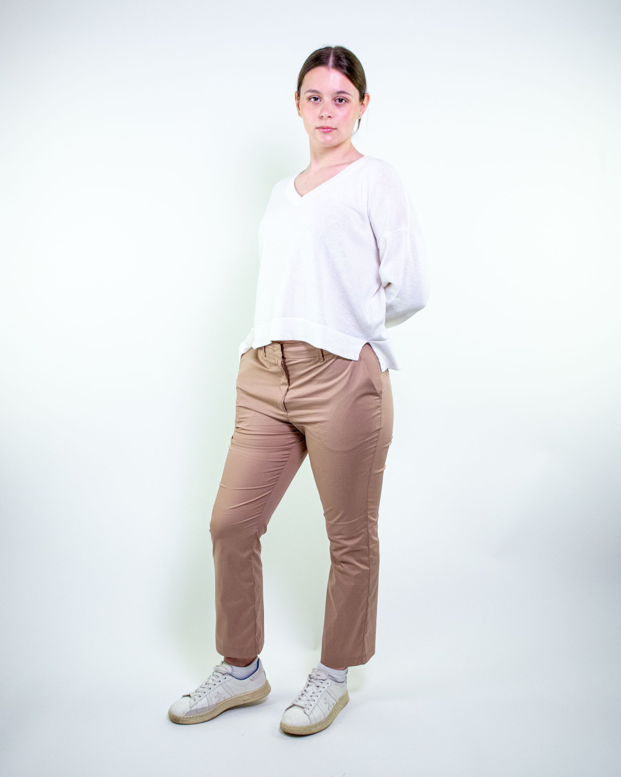 Maglia con scollo a V misto cotone lino