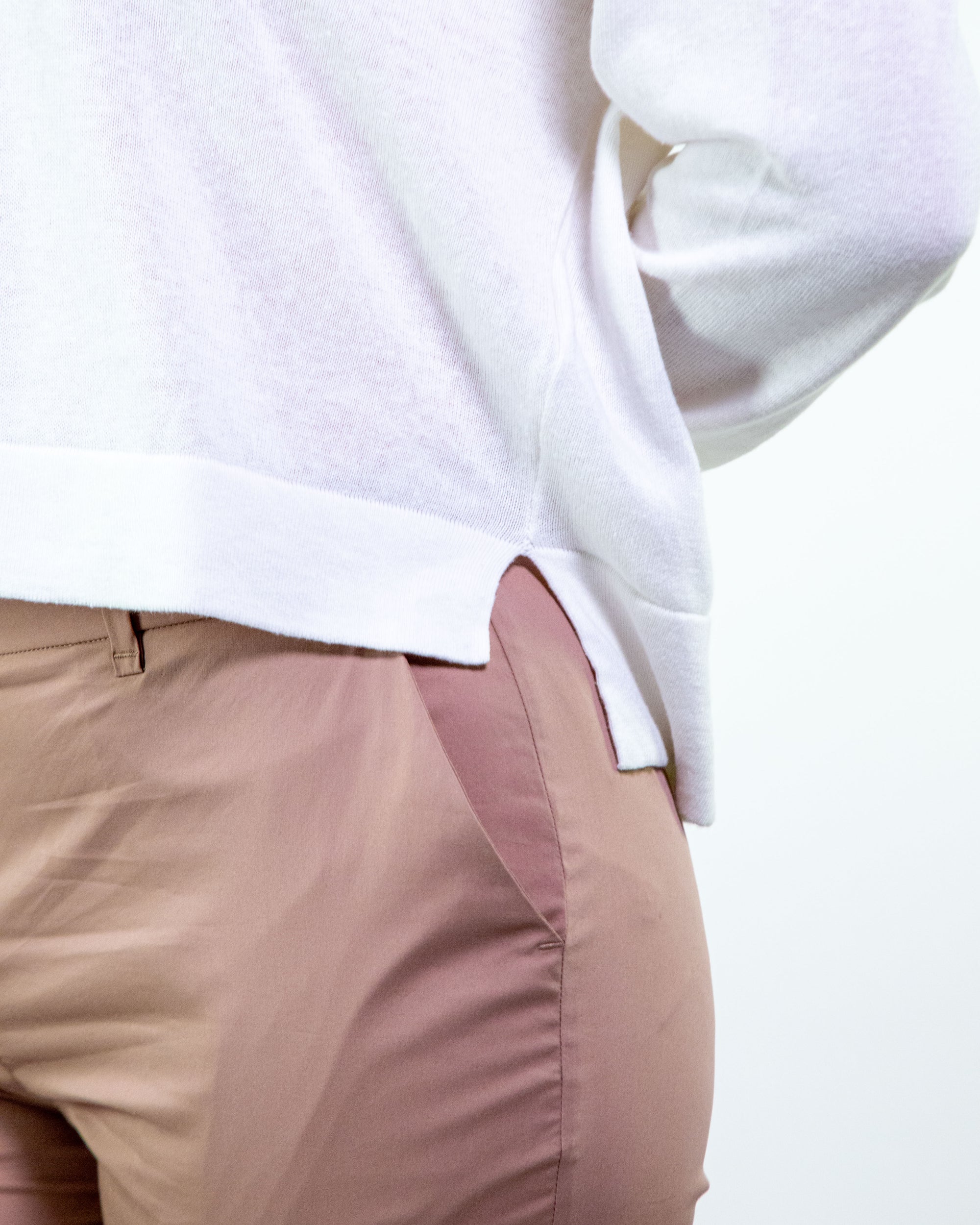 Maglia con scollo a V misto cotone lino