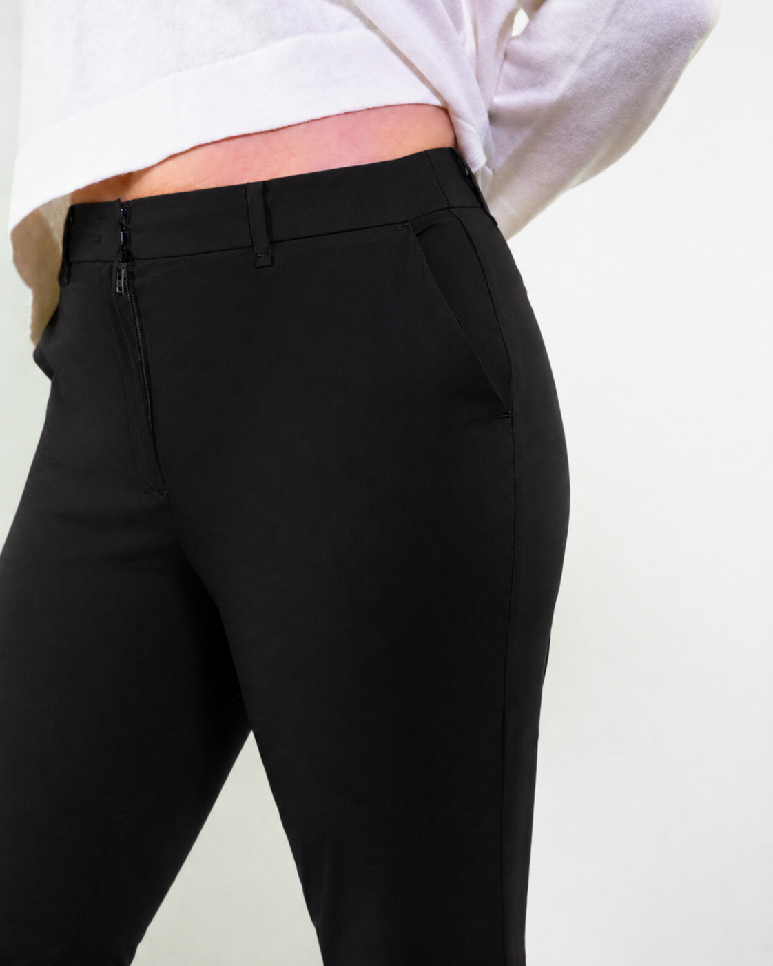 Pantalone vestibilità dritta cotone stretch satin
