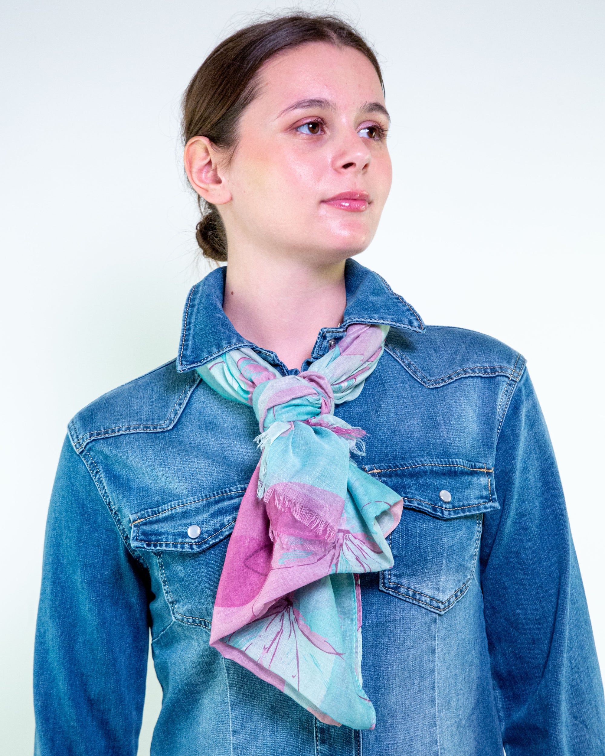 FOULARD CON NINFEE E MACCHIE DI COLORE (180X80 cm)