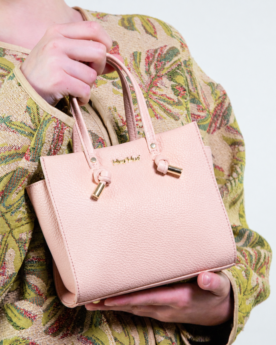 Pochette a mano con tracolla