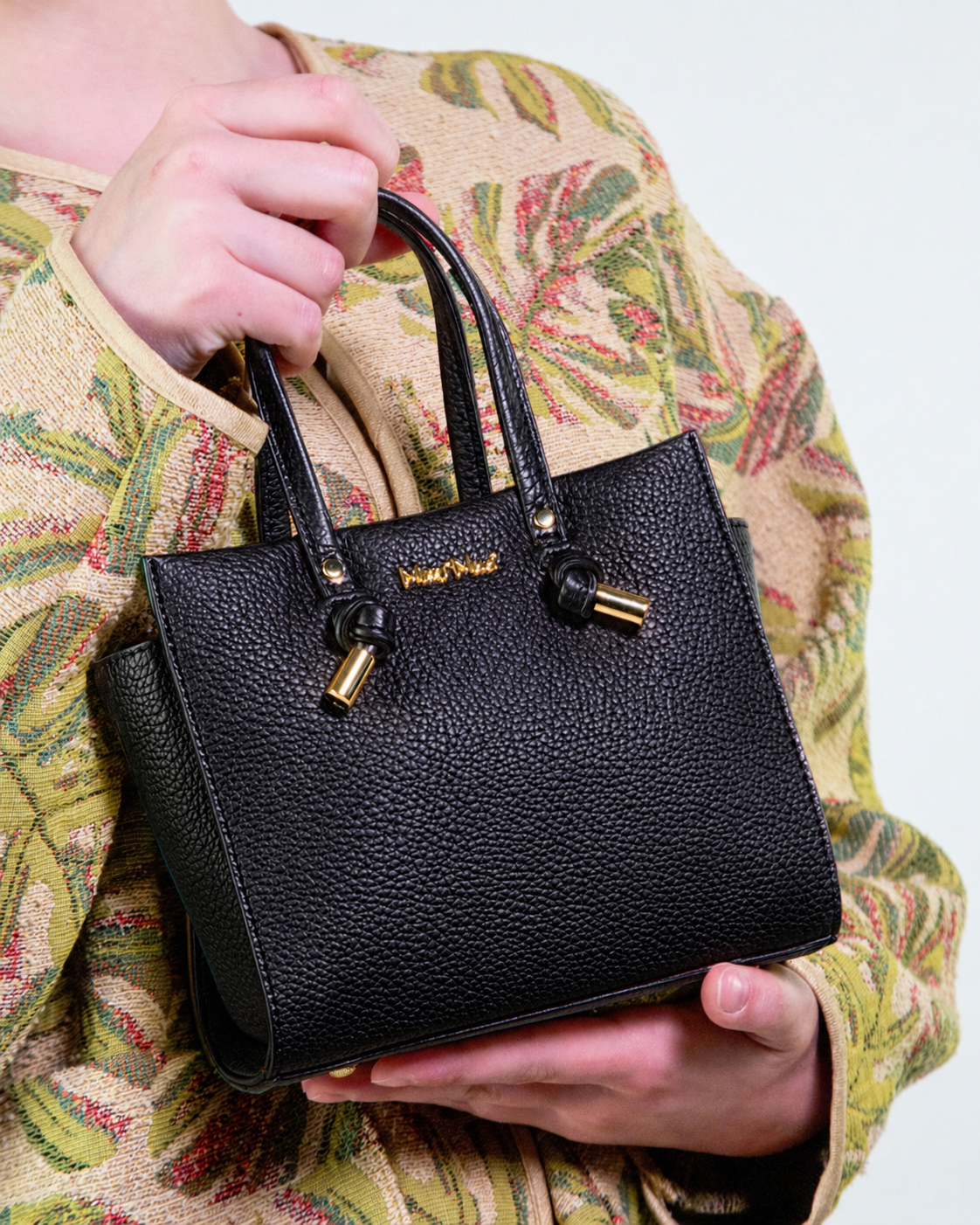 Pochette a mano con tracolla
