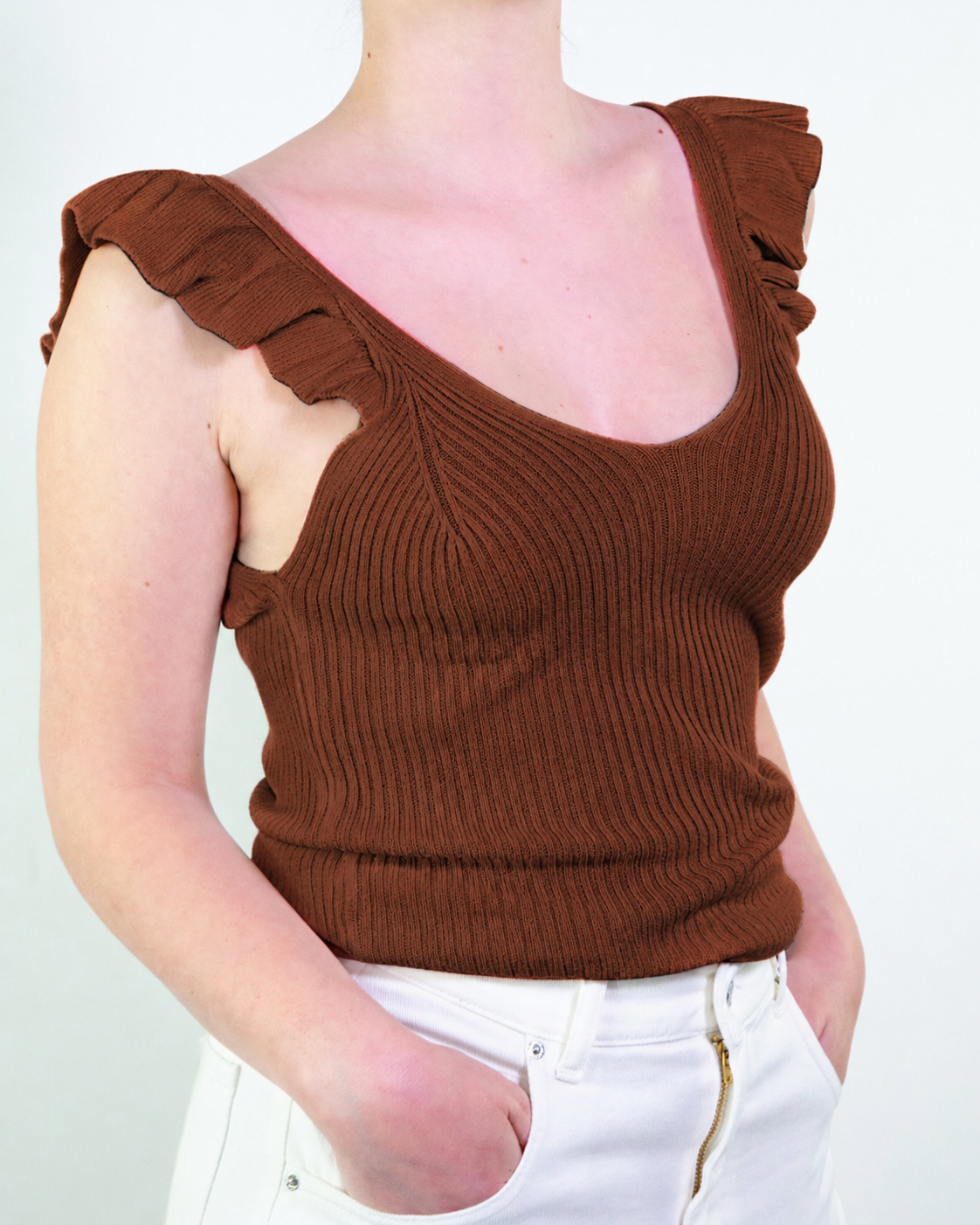 Top a costine con scollo a V e dettaglio