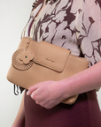 BORSA A TRACOLLA CON CHARM A FIORE
