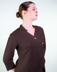 Camicia in viscosa con taglio asimmetrico