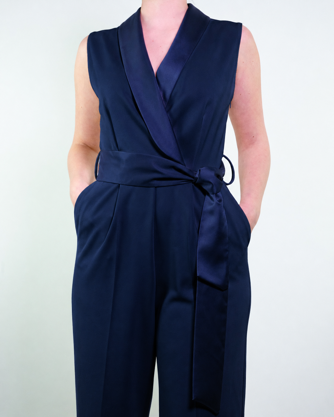 Jumpsuit con inserti in raso