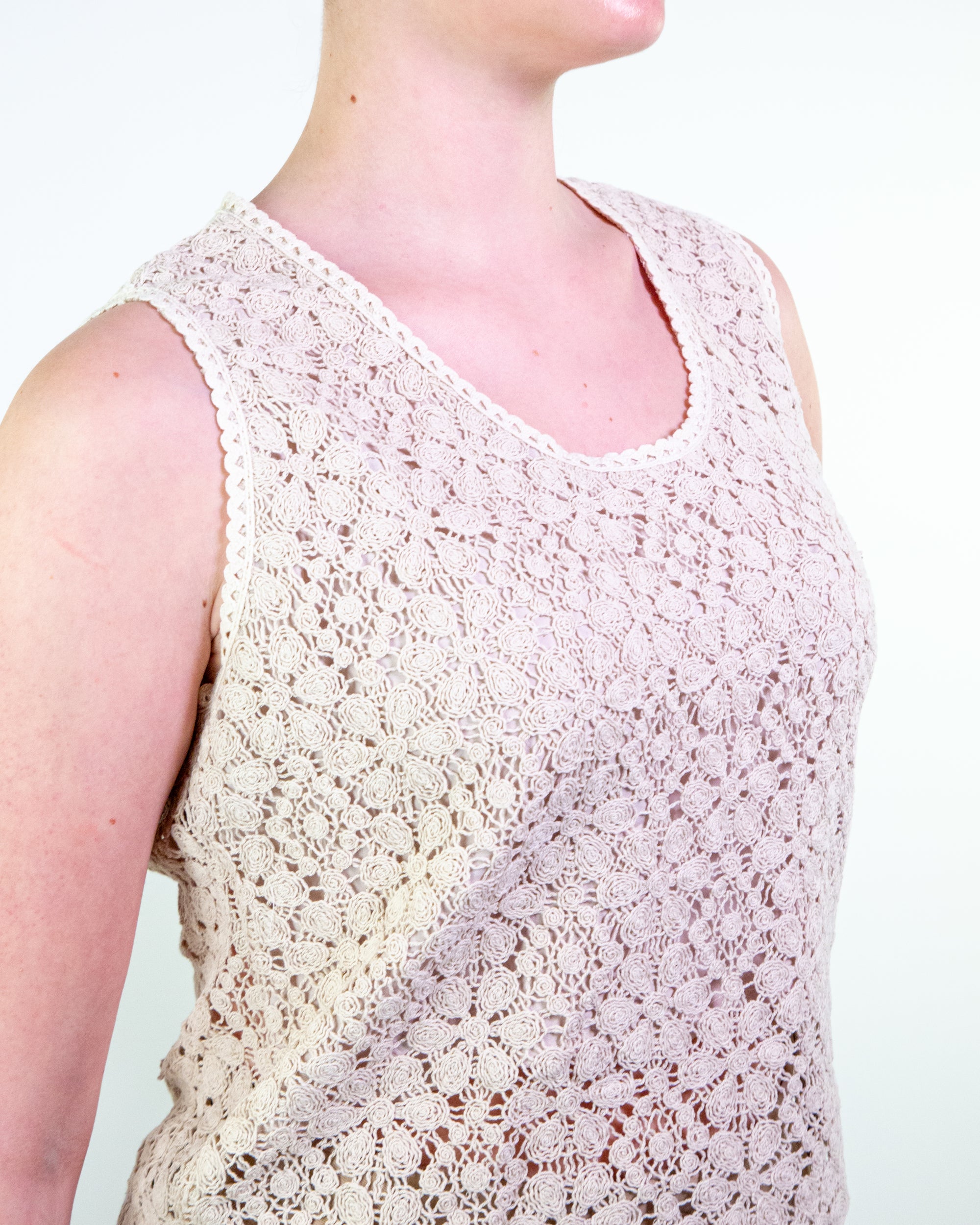 Top smanicato macramè