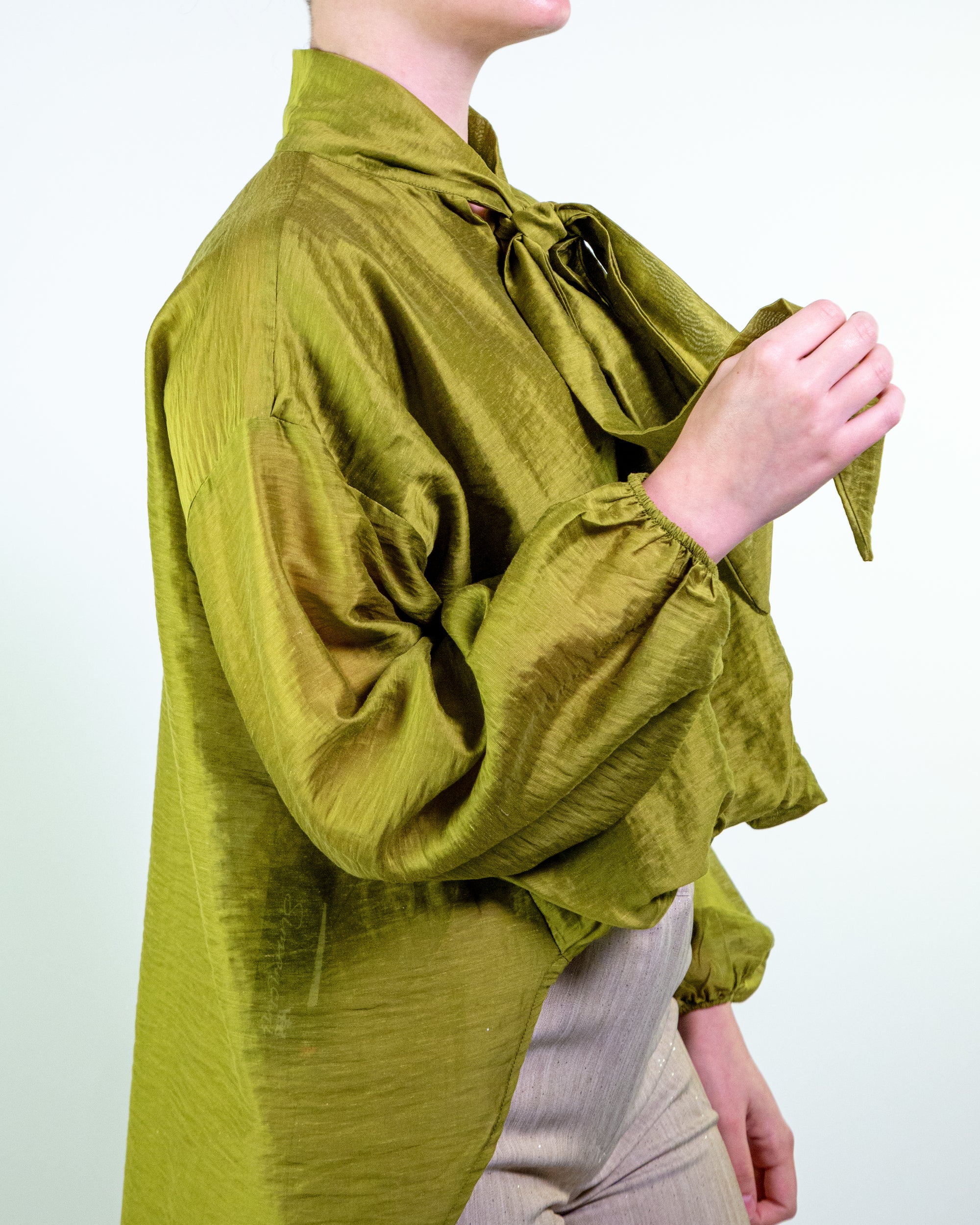 Blusa asimmetrica manica lunga con dettaglio fiocco in cotone-lino