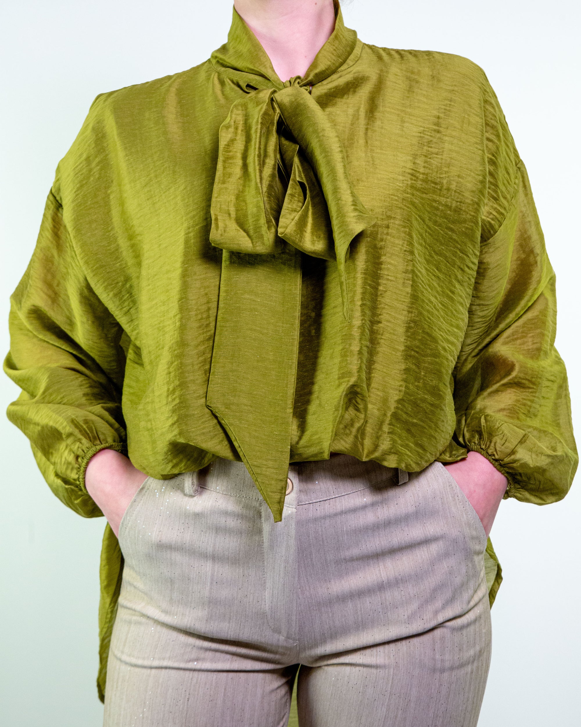 Blusa asimmetrica manica lunga con dettaglio fiocco in cotone-lino