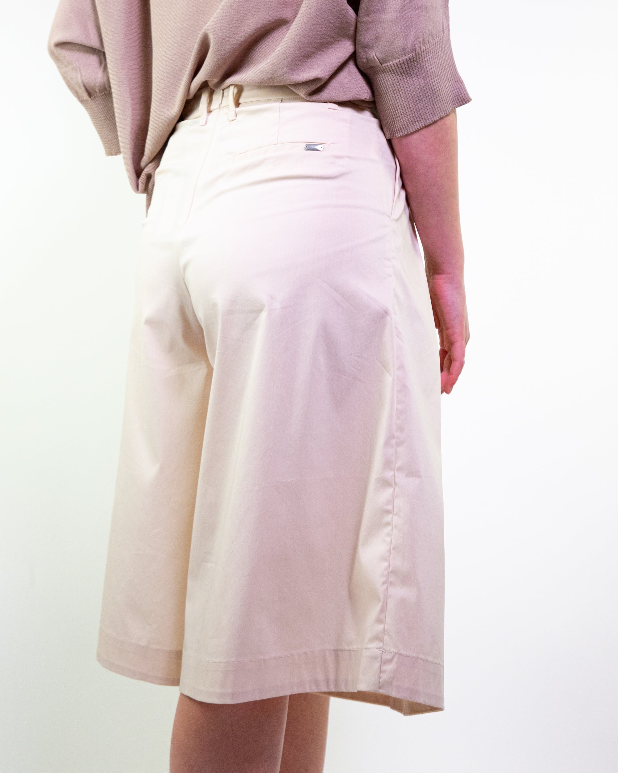 Bermuda in cotone stretch satin