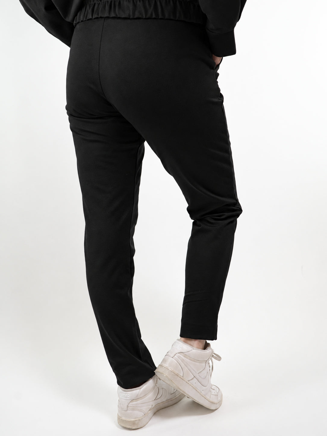 PANTALONI CON ELASTICO SLIM FIT CON CUCITURA APPLICATA