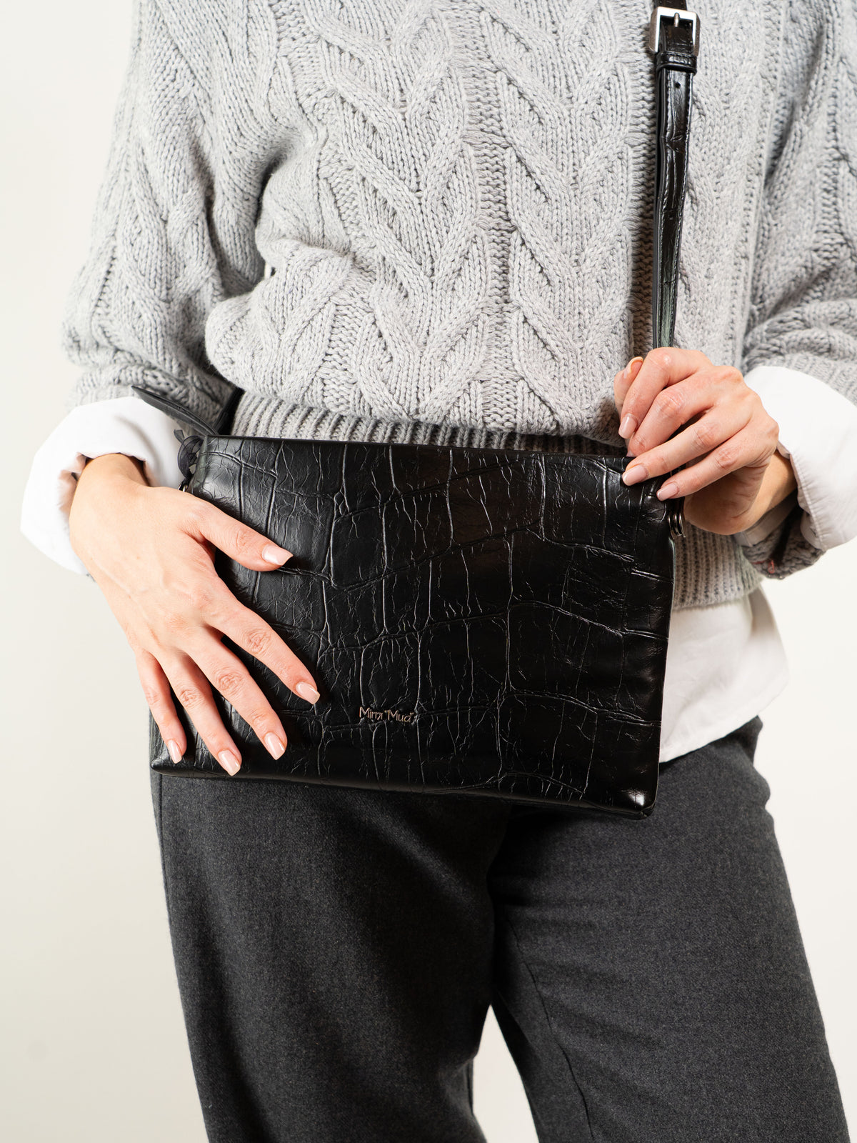 BORSA A BUSTA CON TRACOLLA EFFETTO COCCO