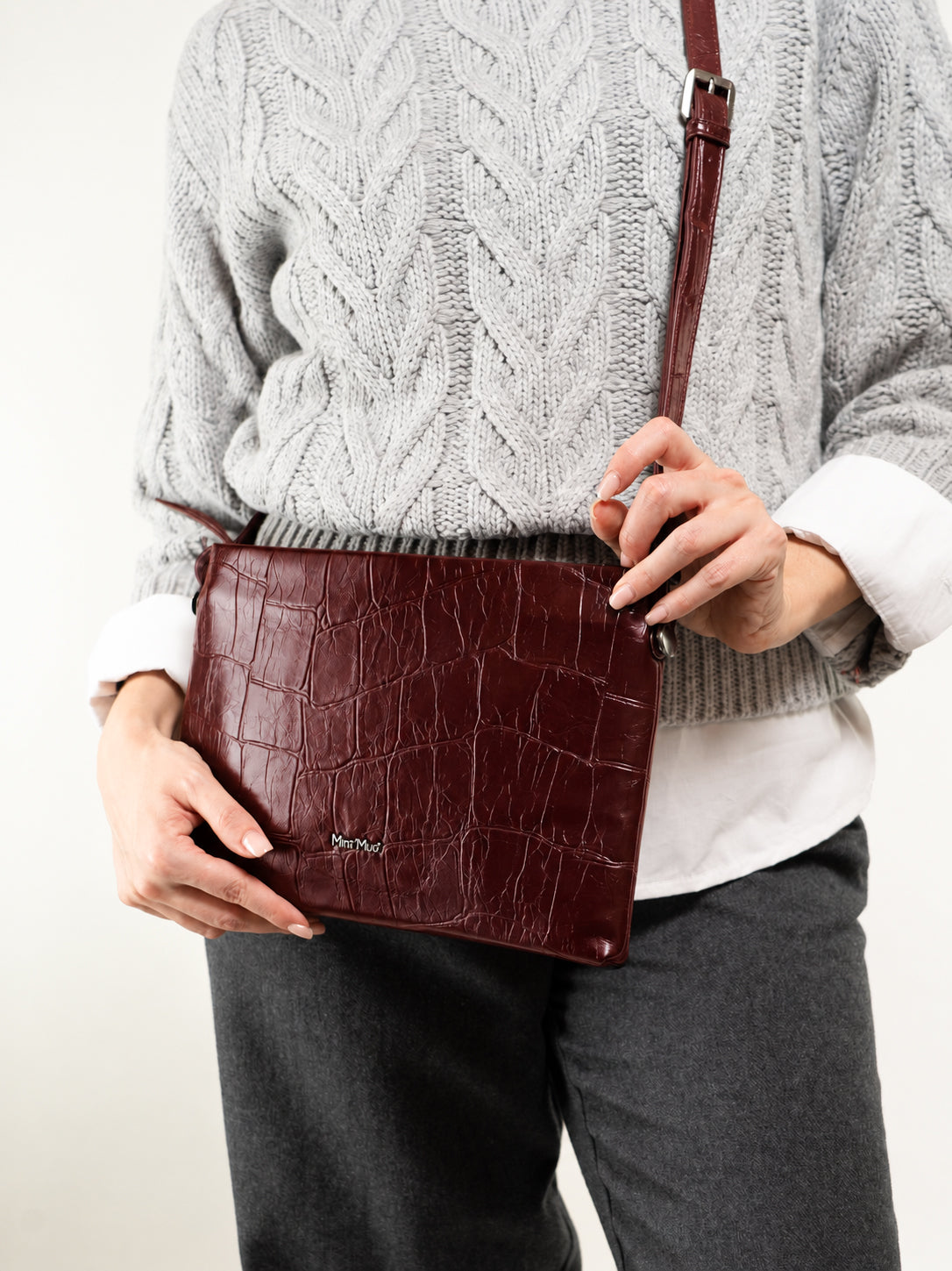 BORSA A BUSTA CON TRACOLLA EFFETTO COCCO