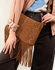 BORSA A TRACOLLA CON DETTAGLIO APPESO