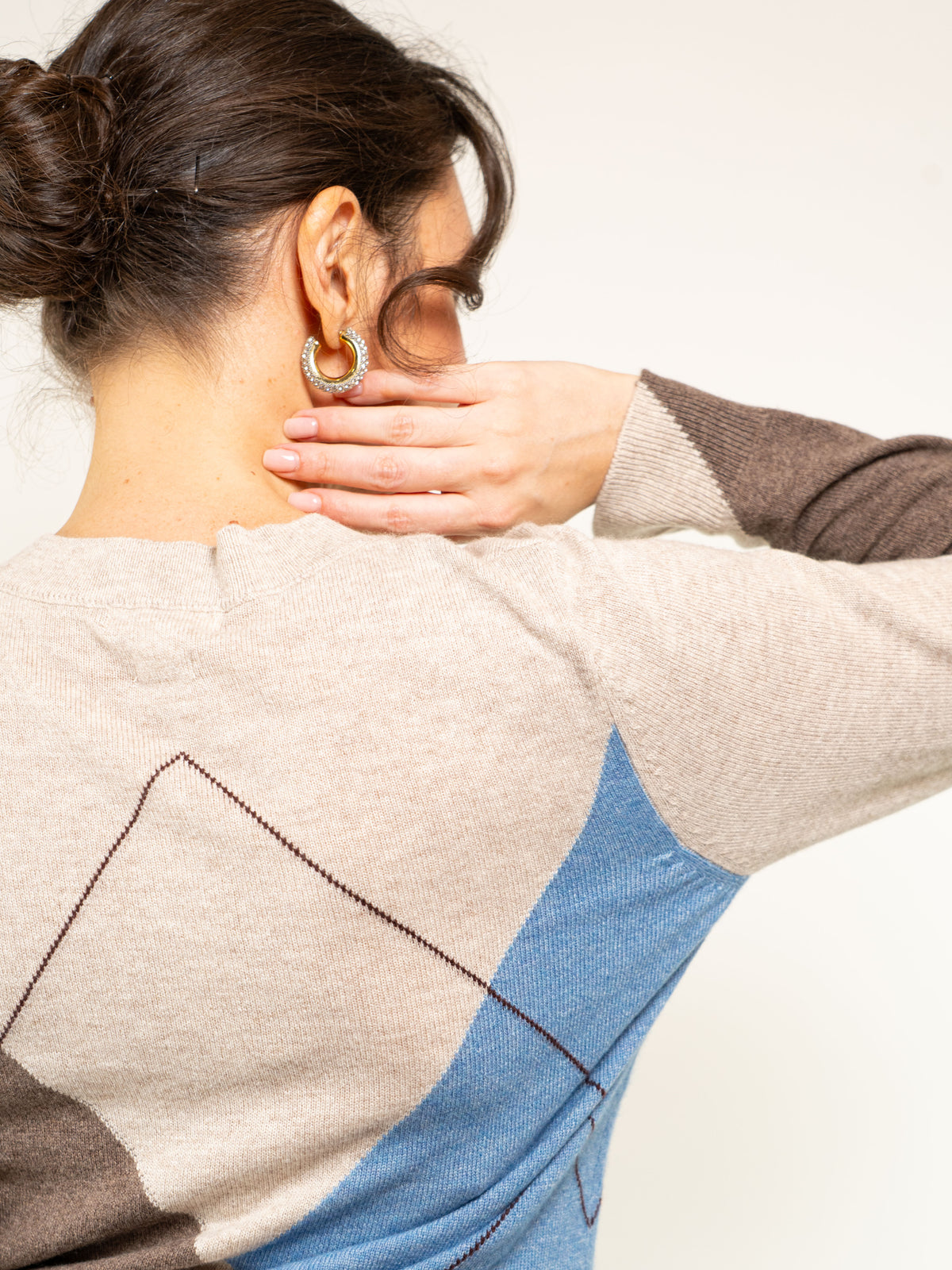 PULL OVER ROMBI SCOLLO V IN MISTO CASHMERE