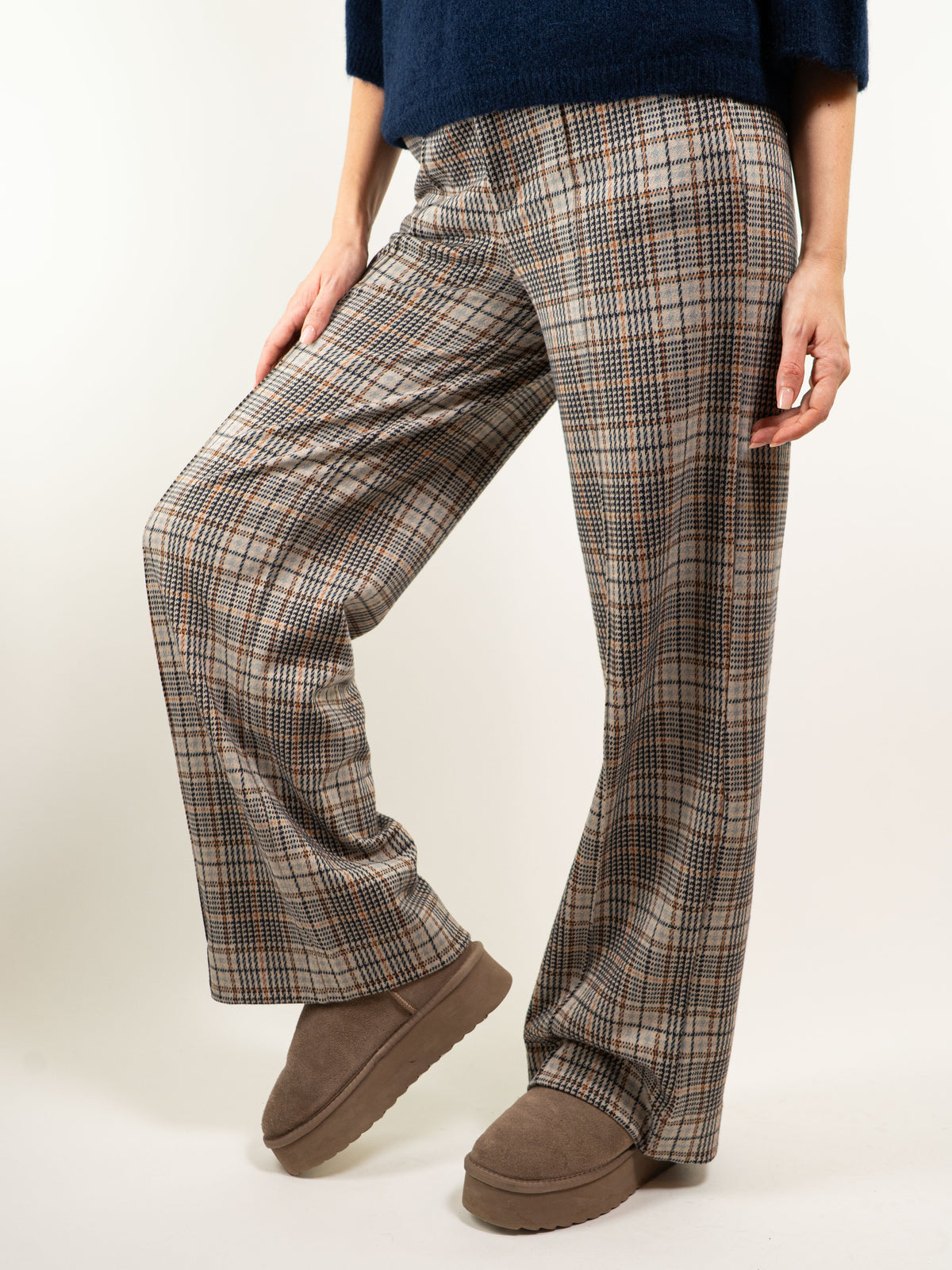 PANTALONI CON ELASTICO A GAMBA LARGA IN VELLUTO A COSTE