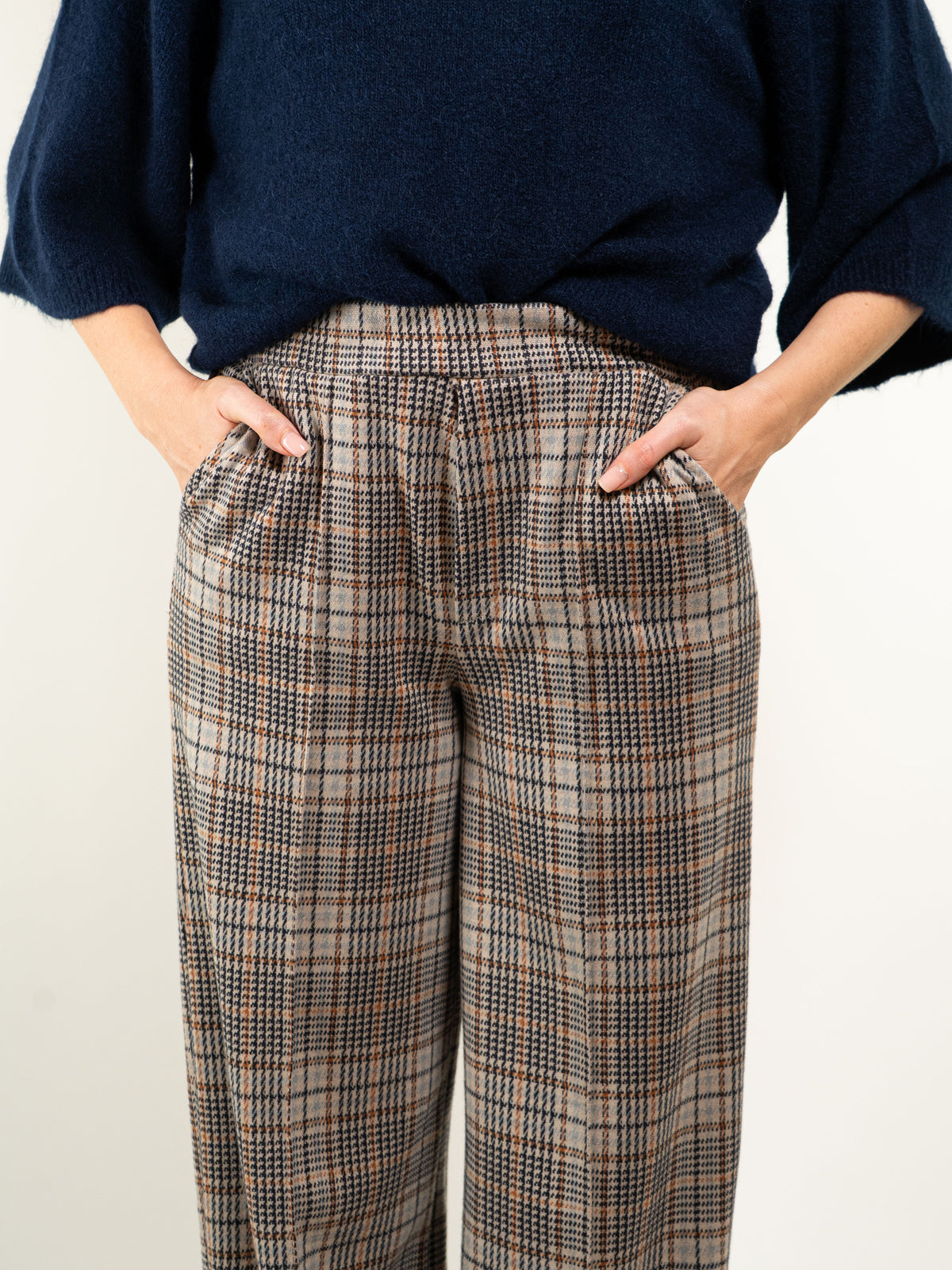 PANTALONE CON ELASTICO GAMBA LARGA IN CHECK