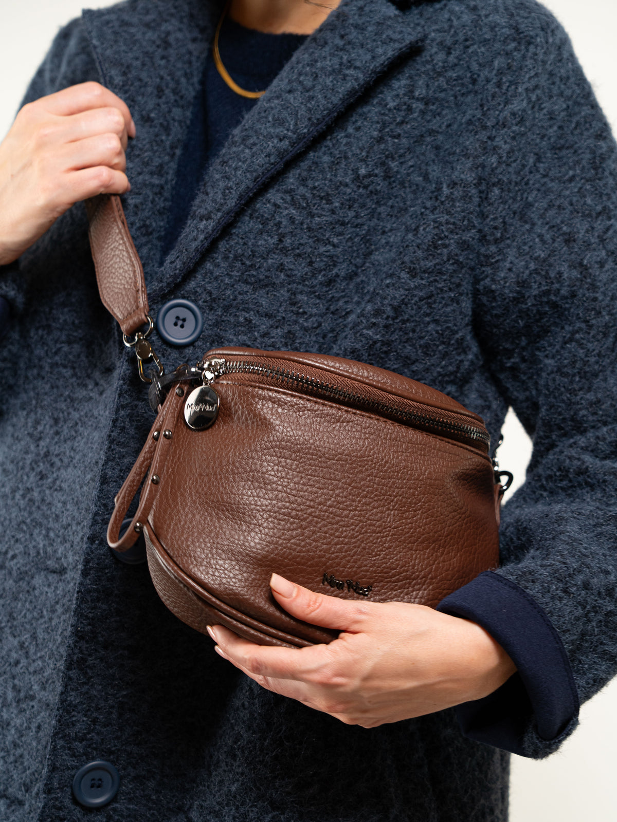 BORSA MARSUPIO CON TRACOLLA LOGATA