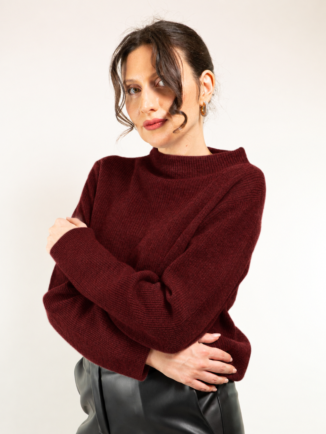 Maglia coste inglese scollo a cratere in misto lana e cashmere
