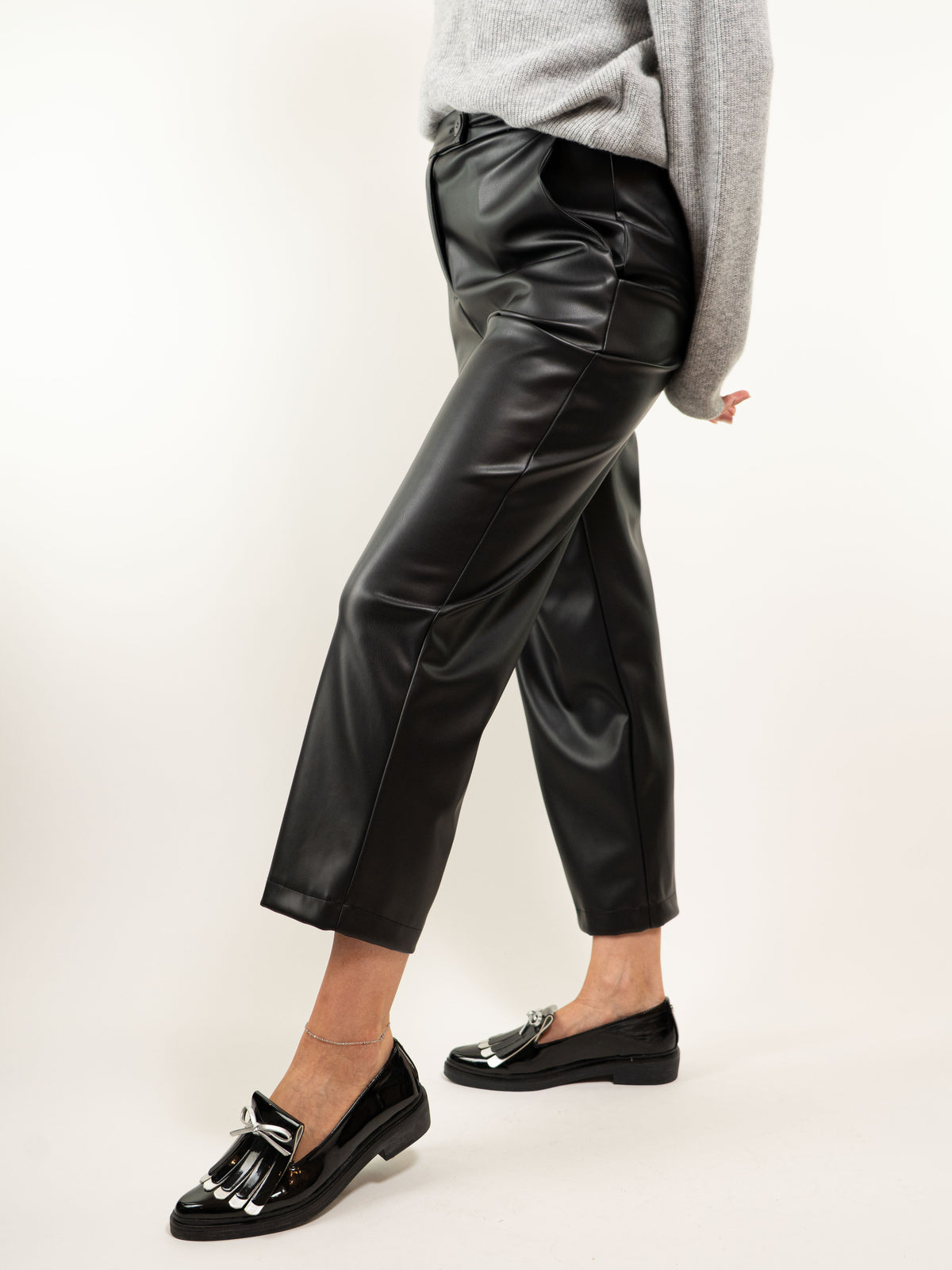 PANTALONE ECOPELLE CON MEZZO ELASTICO