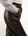 PANTALONE ECOPELLE CON MEZZO ELASTICO