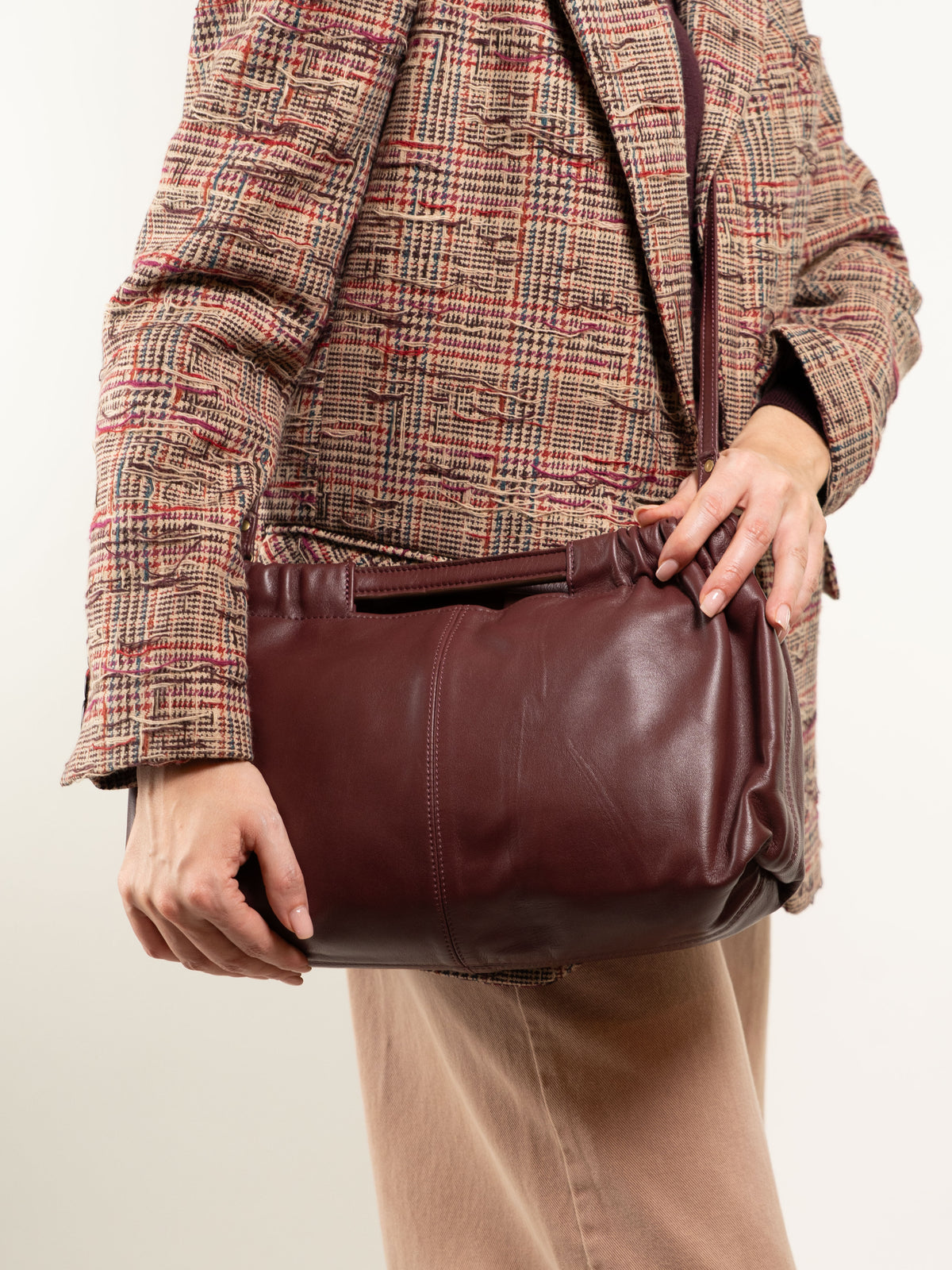 BORSA IN PELLE CON TRACOLLA