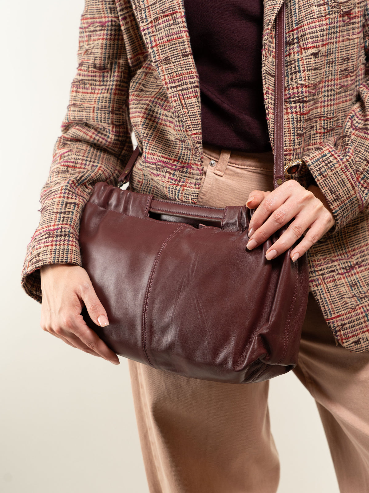 BORSA IN PELLE CON TRACOLLA