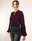 CAMICIA IN ECOVERO E DETTAGLIO COLLETTO