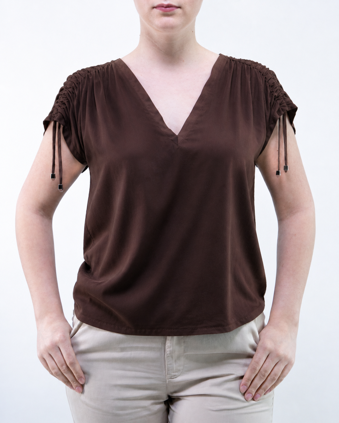 Blusa con scollo a V e dettaglio spalla