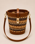 Borsa secchiello in pelle e rafia con tracolla
